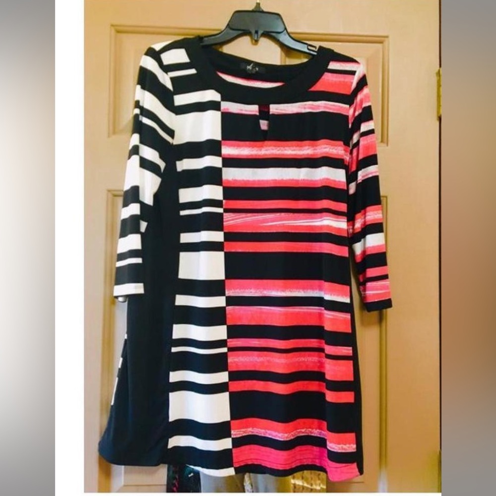 Black/White/Pink Mod/Retro Tunic Dress